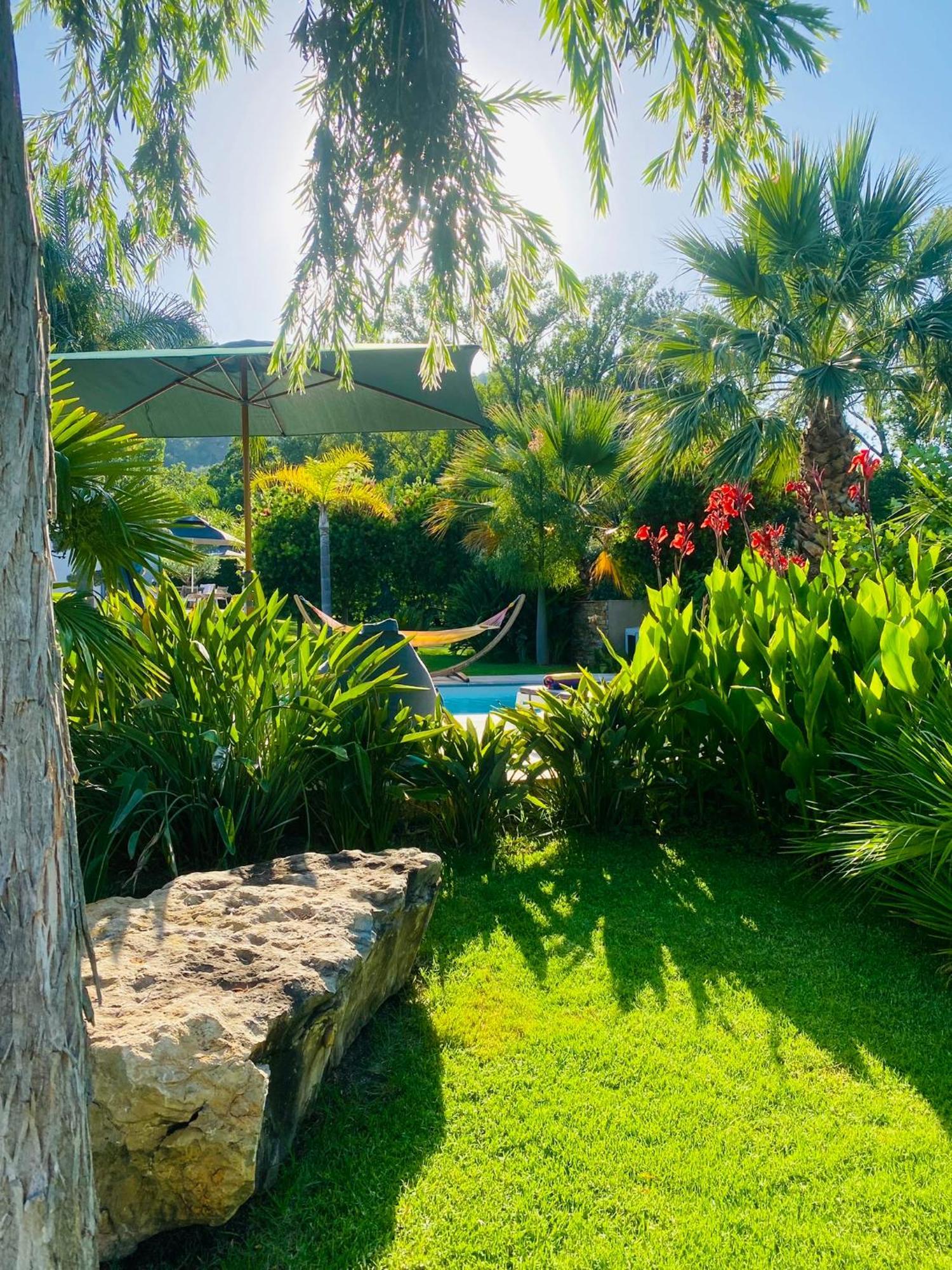 Le Cocoon Lodge Du Gapeau & Massage Sollies Pont Exterior photo