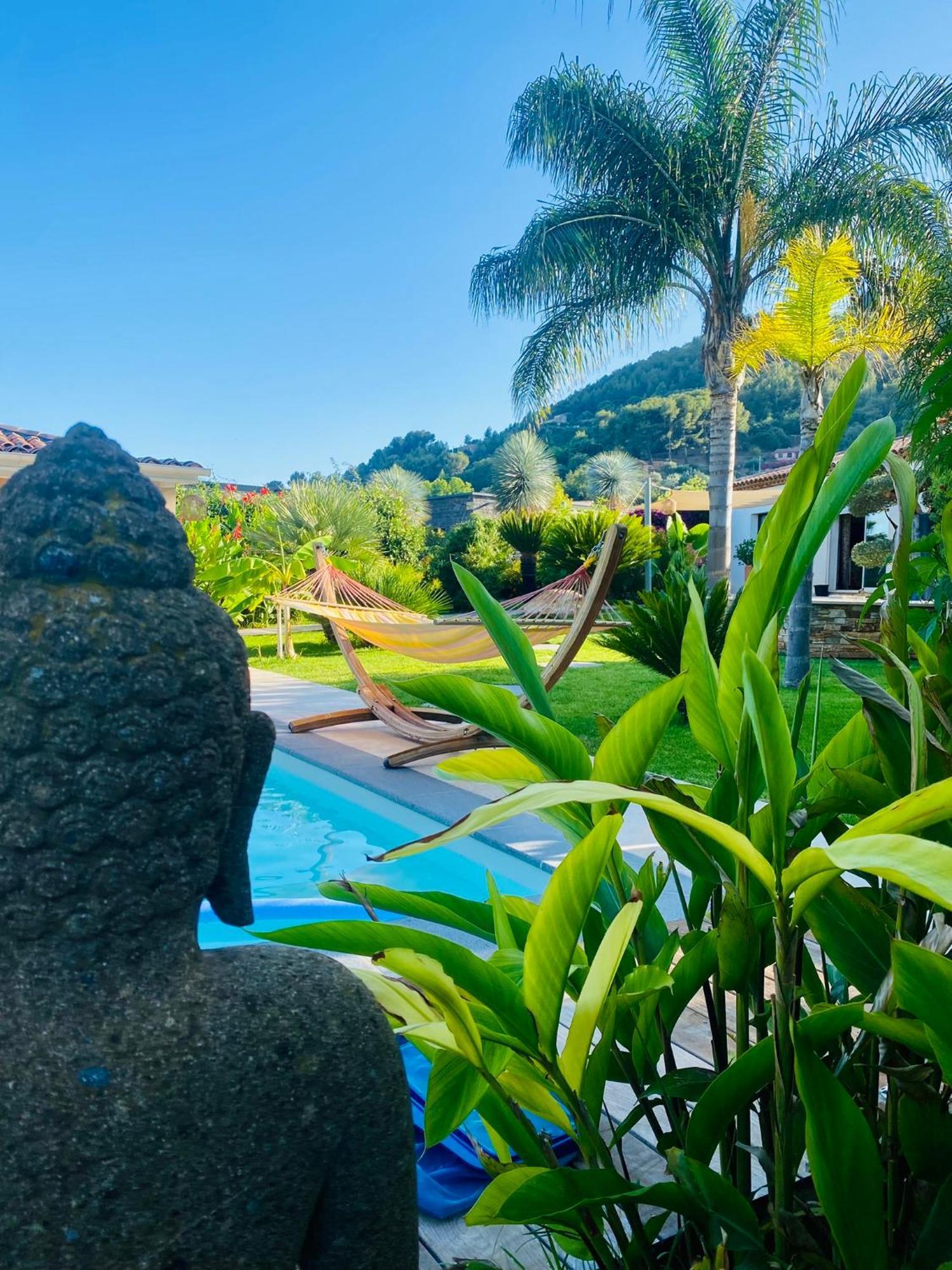 Le Cocoon Lodge Du Gapeau & Massage Sollies Pont Exterior photo